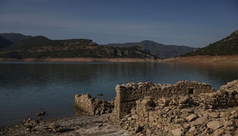 جفاف بحيرات اليونان