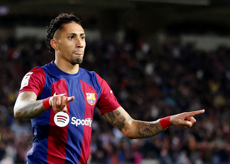 البرازيلي رافينيا داني أولمو نجم برشلونة