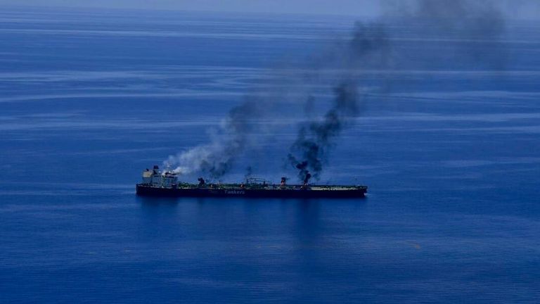 السفينة سونيون المتضررة