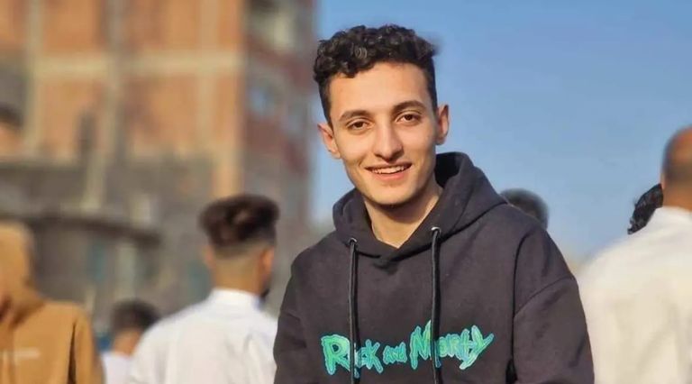 أحمد رزق وأسرته