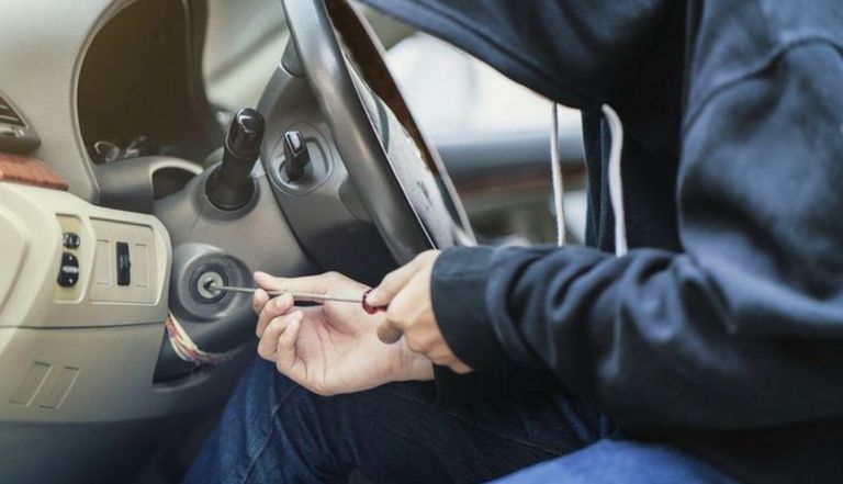 كيف تحمي سيارتك من السرقة؟ 