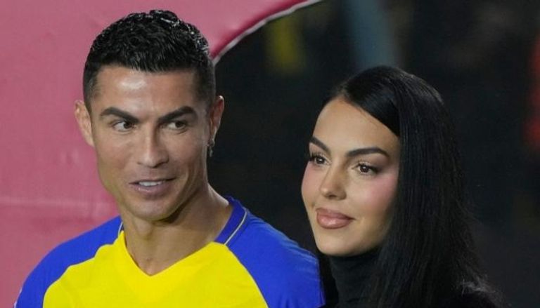 جورجينا تكشف الأسرار: هل ينهي اعتزال رونالدو أسطورة كرة القدم؟ 100-010300-ronaldo-georgina-alnassr-retirement_700x400