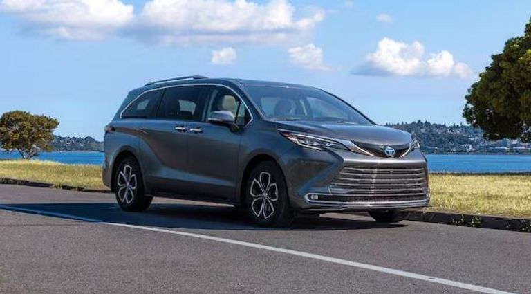 تويوتا سيينا 2025