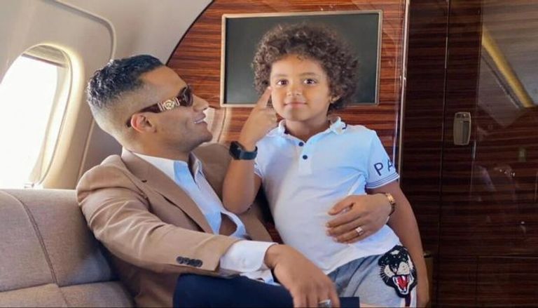 محمد رمضان متهم بتمكين ابنه من صفع طفل - صورة 1
