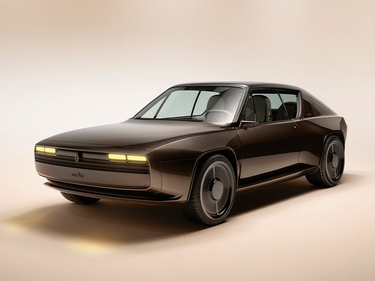 رينو 17 الكهربائية أحد معروضات باريس 2024 معرض باريس للسيارات 2024