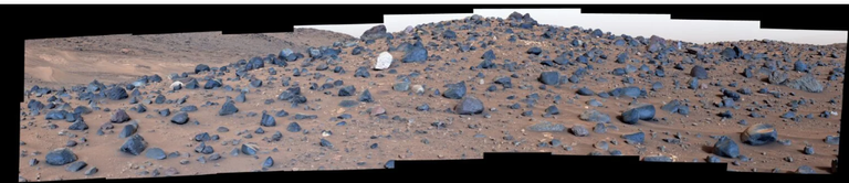 الصخرة الغريبة بسطح المريخ