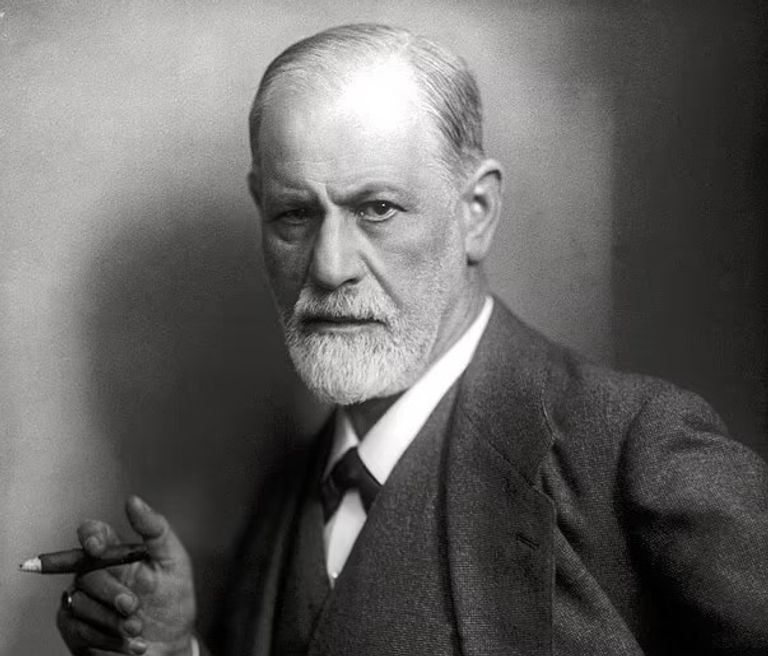 سقوط الأسنان في الحلم يعني الخسارة