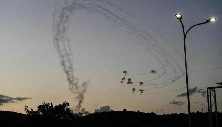 رشقة صاروخية أطلقها حزب الله باتجاه إسرائيل