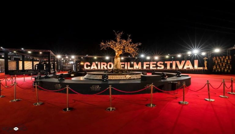 جائزة أفضل فيلم عن فلسطين من القاهرة السينمائي جائزة أفضل فيلم عن فلسطين من القاهرة السينمائي