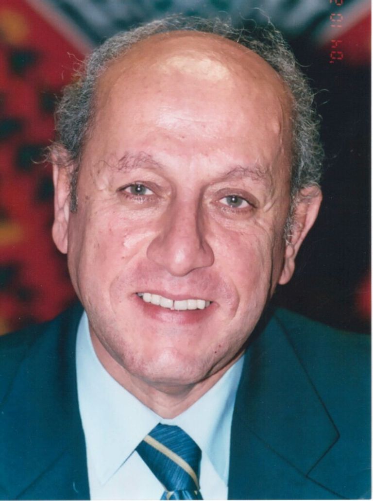 د.فاروق الباز المفاعل الحيوي لإنتاج الطحالب المستخرج منها المواد الدوائية