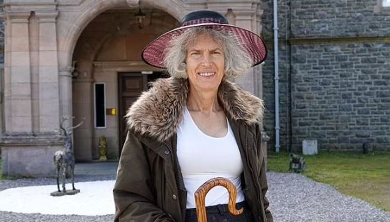 القصر المعروض للبيع