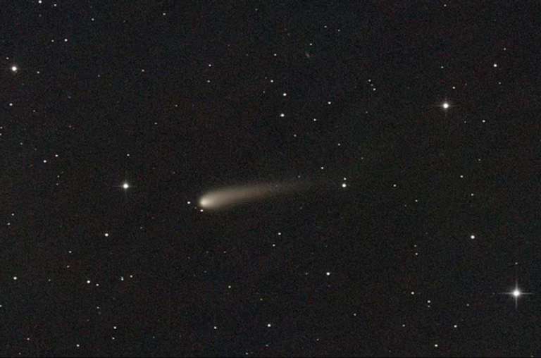 المذنب "تسوتشينشان-أطلس" يظهر لأول مرة منذ 80 ألف عام