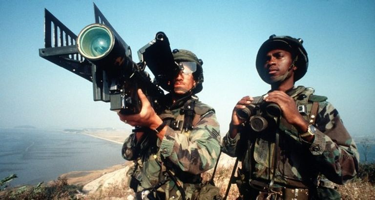 إطلاق صاروخ «ستينغر» 