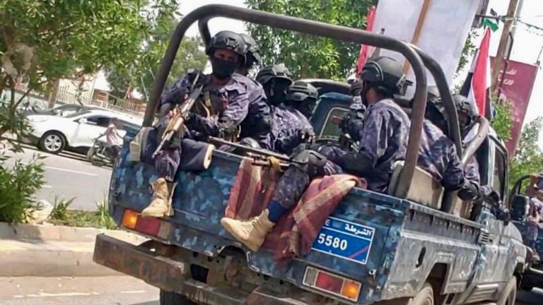 دوريات حوثية في الحديدة