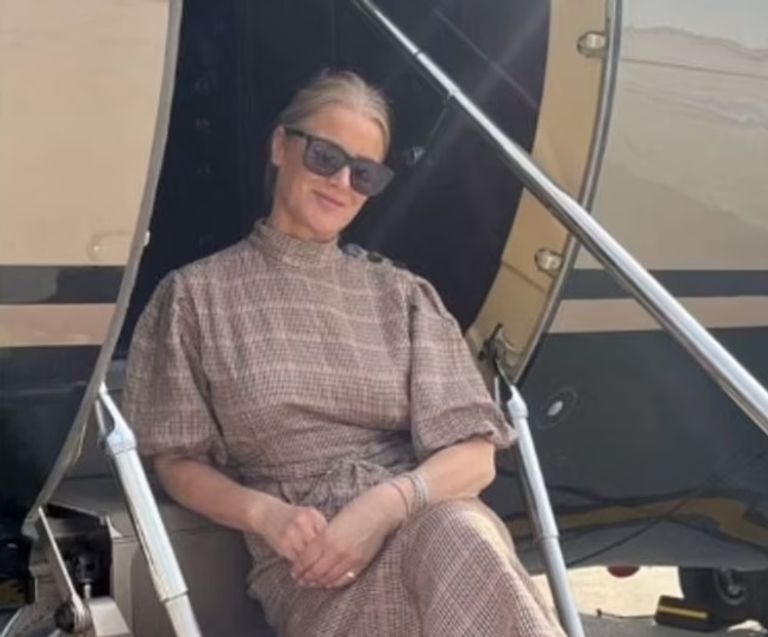 مضيفة الطيران ومحمد الفايد