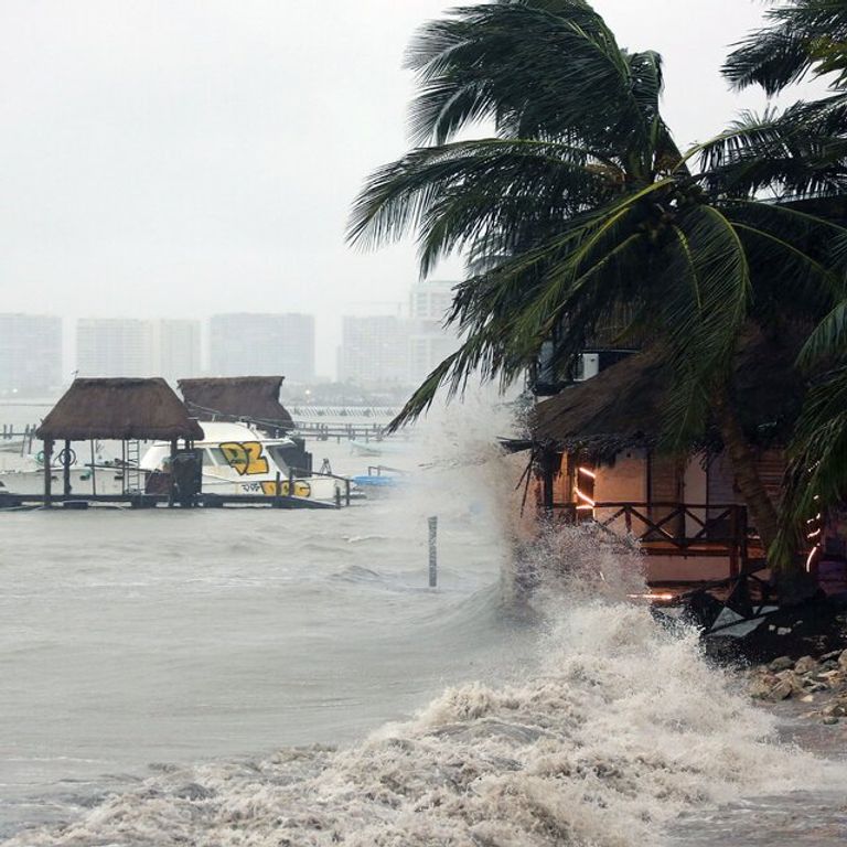 إعصار هيلين إعصار