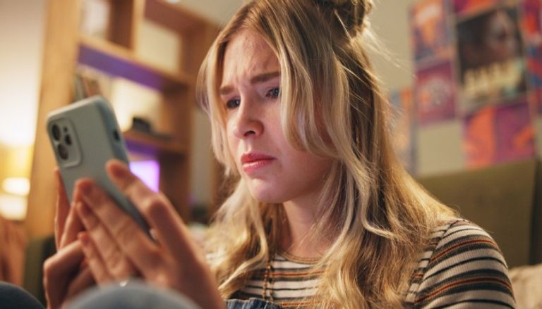 هوس تتبع الحسابات على السوشيال ميديا