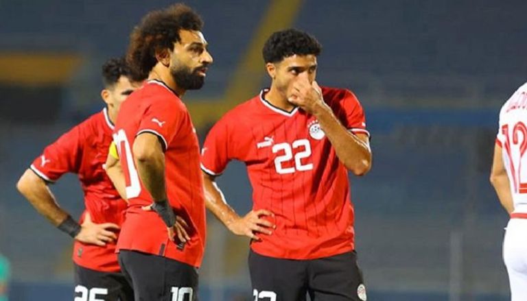 عمر مرموش ومحمد صلاح هاري كين ومحمد صلاح في الدوري الإنجليزي