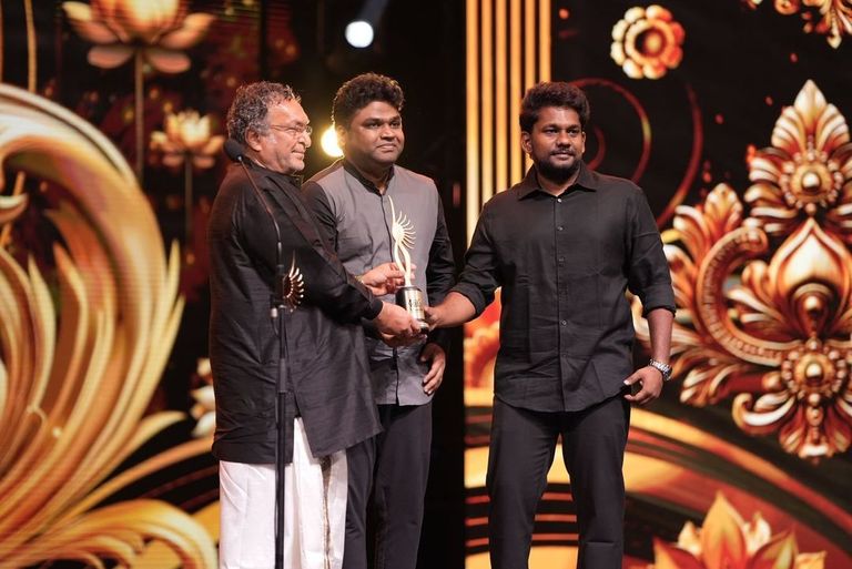 نجوم بوليوود في الحدث