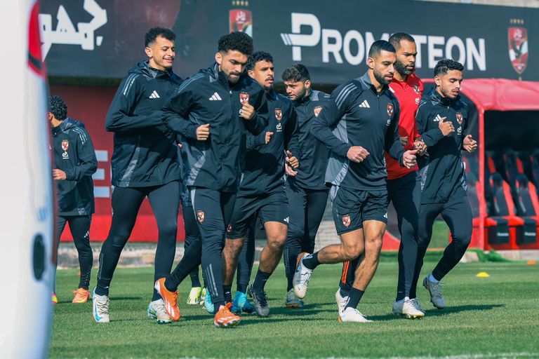 بغداد بونجاح مهاجم منتخب الجزائر