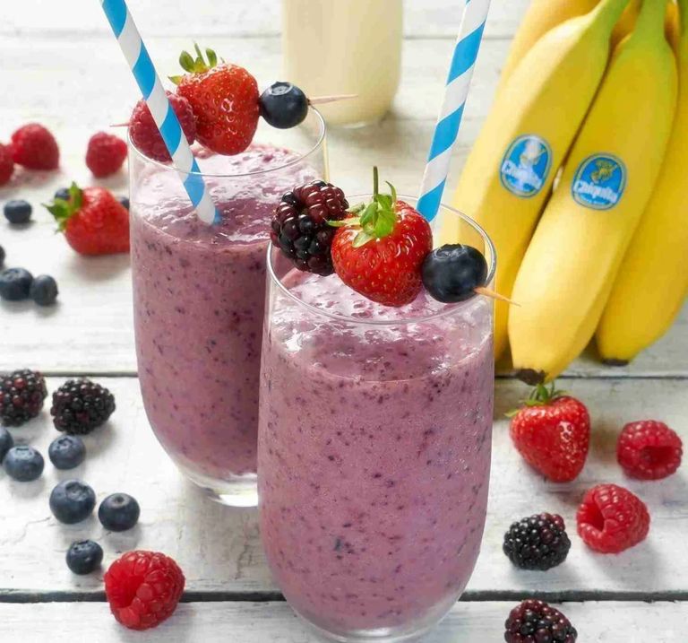 الموز وعصير التوت