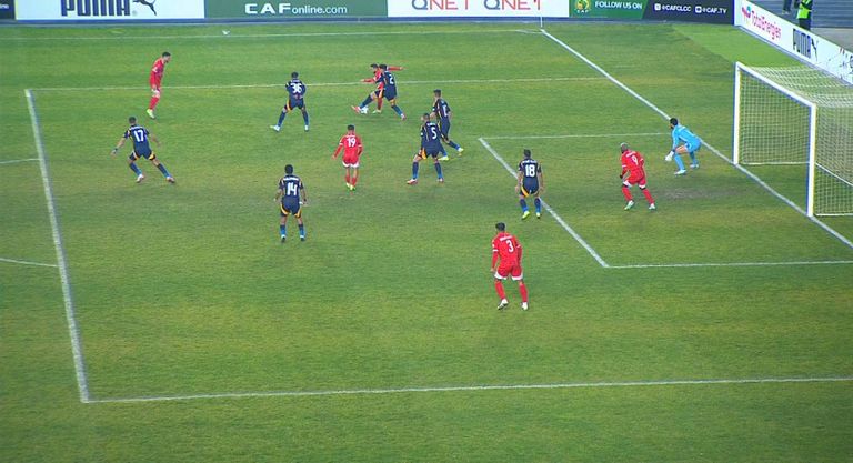 هدف شباب بلوزداد الملغي أمام الأهلي الأهلي وشباب بلوزداد