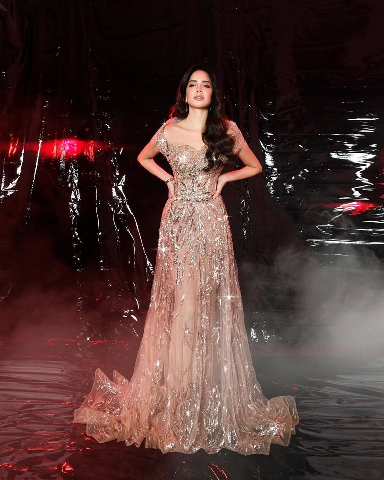 الفنانة آمال ماهر