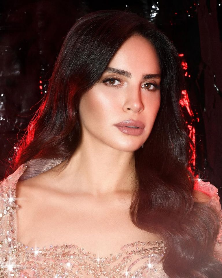 الفنانة آمال ماهر