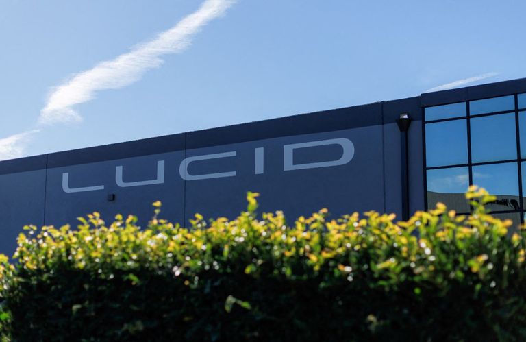 «لوسيد» في 2024.. تسليم 10241 مركبة كهربائية ومحفزات لتعزيز الطلب