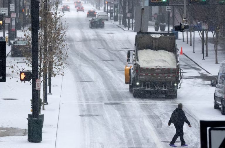 العاصفة الشتوية خطوط الطيران الأمريكية