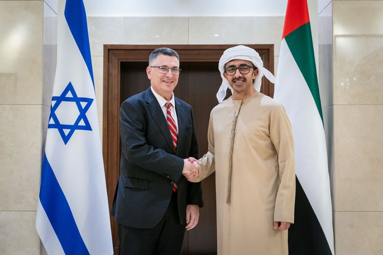 الشيخ عبدالله بن زايد آل نهيان يلتقي وزير خارجية إسرائيل