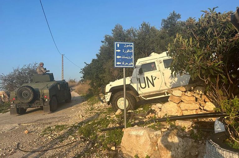 رئيس الوزراء اللبناني والمبعوث الأمريكي