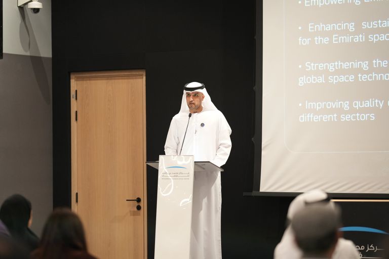 مؤتمر الاستعدادات النهائية لإطلاق "محمد بن زايد سات"