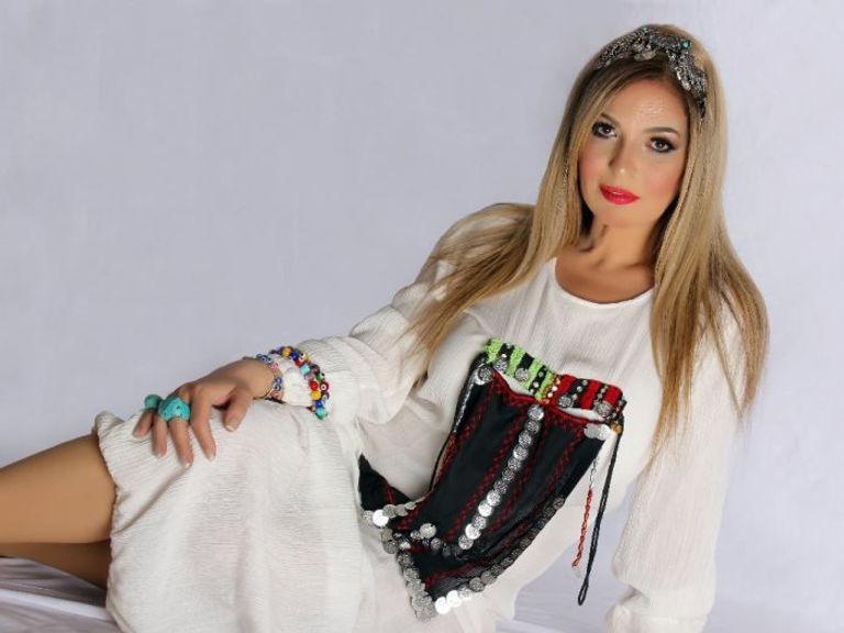 الفنانة نهلة سلامة