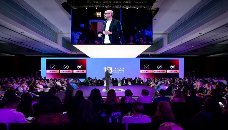 فعاليات قمة المليار متابع 2025