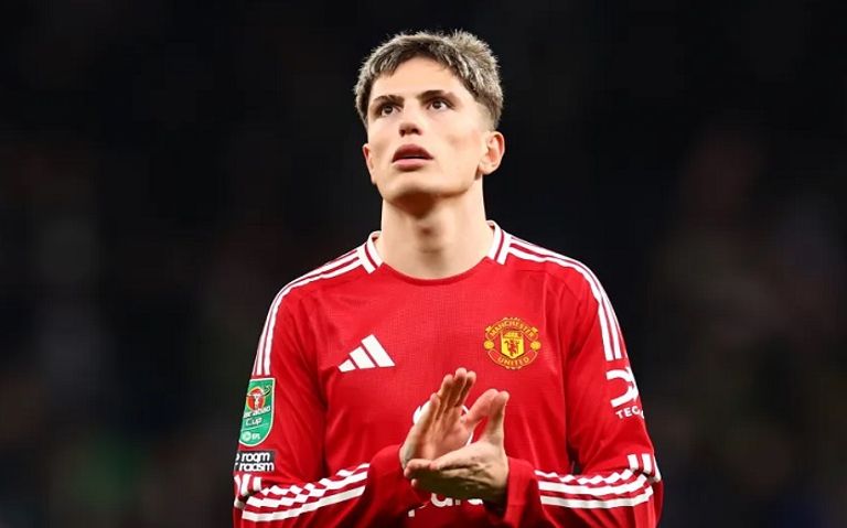 أليخاندرو غارناتشو خفيتشا كفاراتسخيليا نجم نابولي