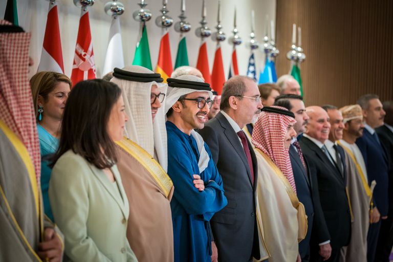 جانب من مشاركة الشيخ عبدالله بن زايد آل نهيان في الاجتماعات