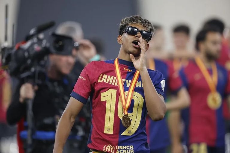 رافينيا وليفاندوفسكي ويامال ثلاثي هجوم برشلونة