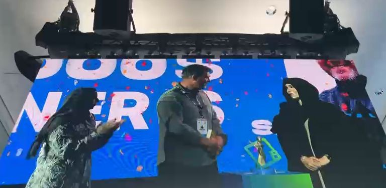 المؤثر ورائد الأعمال البريطاني سايمون سكويب