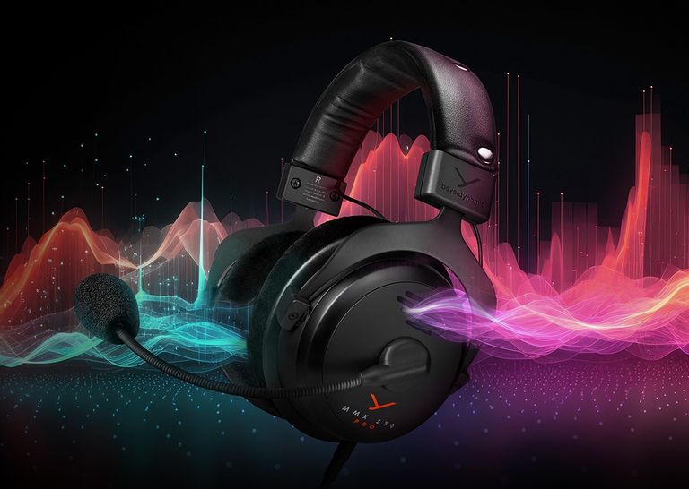 سماعة Beyerdynamic MMX 330 Pro أحد أفضل سماعات الألعاب على الكمبيوتر في عام 2025