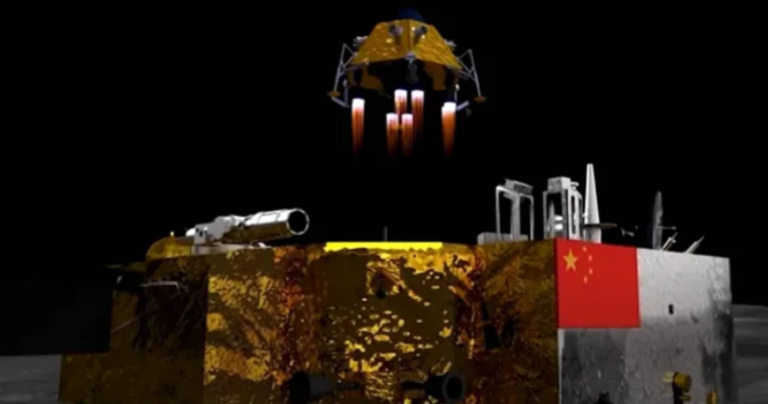 تصور فني لعلم صيني يرفرف على القمر