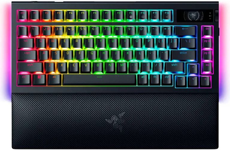 لوحة Razer BlackWidow V4 Pro أحد أفضل لوحات المفاتح للألعاب لعام 2025 أفضل 5 لوحات مفاتيح للألعاب في عام 2025