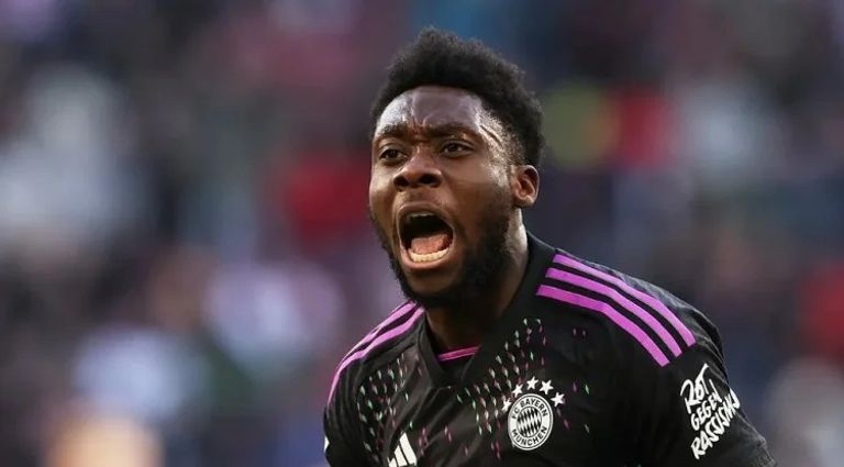 ألفونسو ديفيز  ألفونسو ديفيز