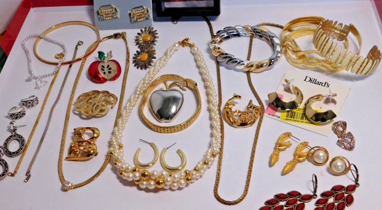 مشغولات ذهبية- أرشيفية