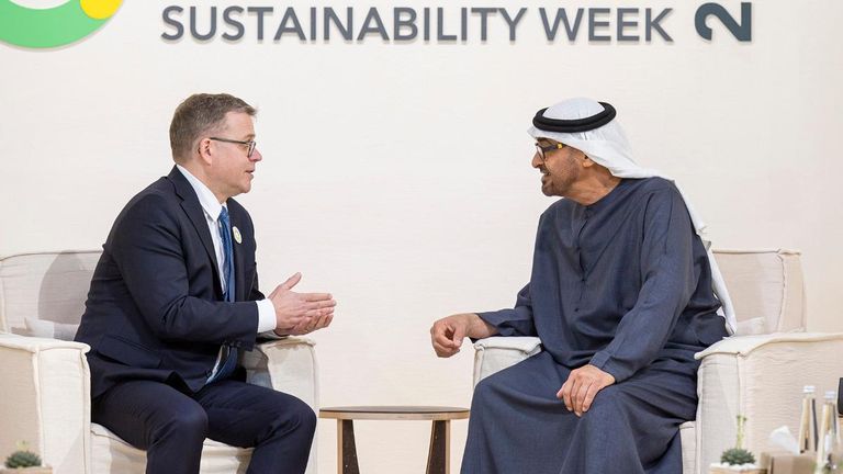 الشيخ محمد بن زايد آل نهيان مع رئيس وزراء فنلندا الشيخ محمد بن زايد آل نهيان رئيس دولة الإمارات