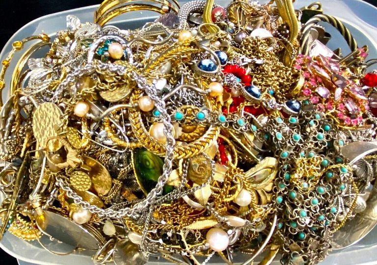 مشغولات ذهبية