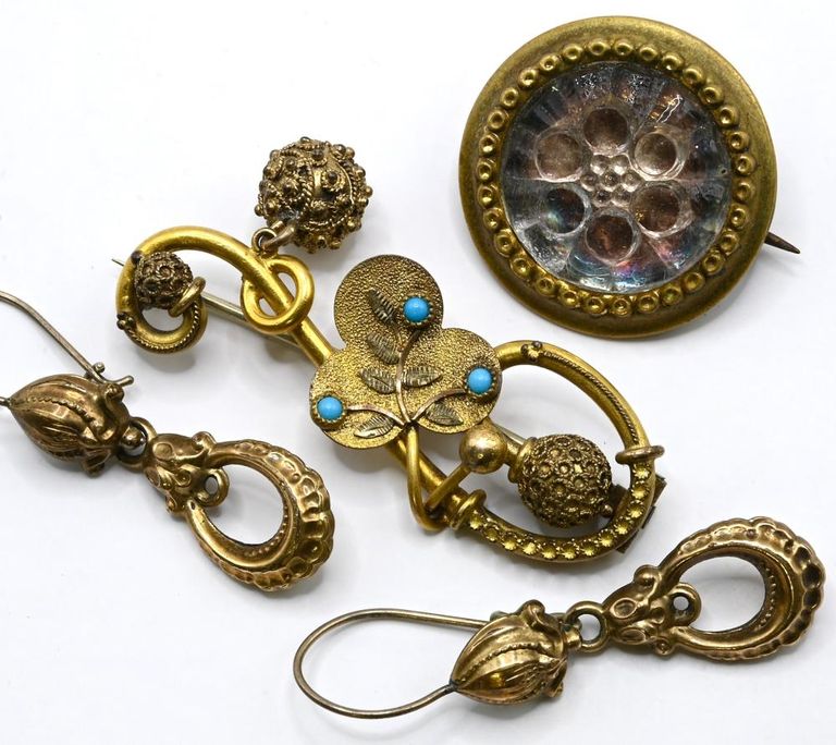 مشغولات ذهبية