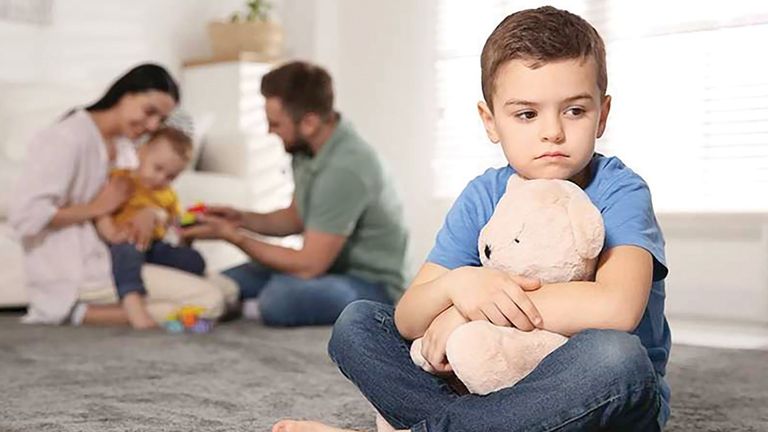 الباحثون يحذرون من تأثير التفضيل داخل الأسرة