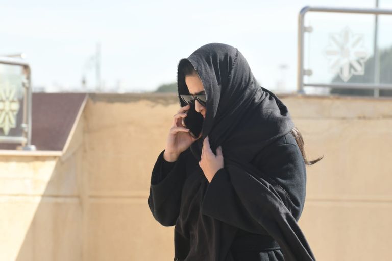 ياسمين عبدالعزيز في جنازة والدها