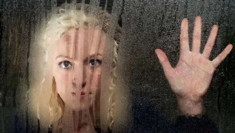 أطفال القمر 